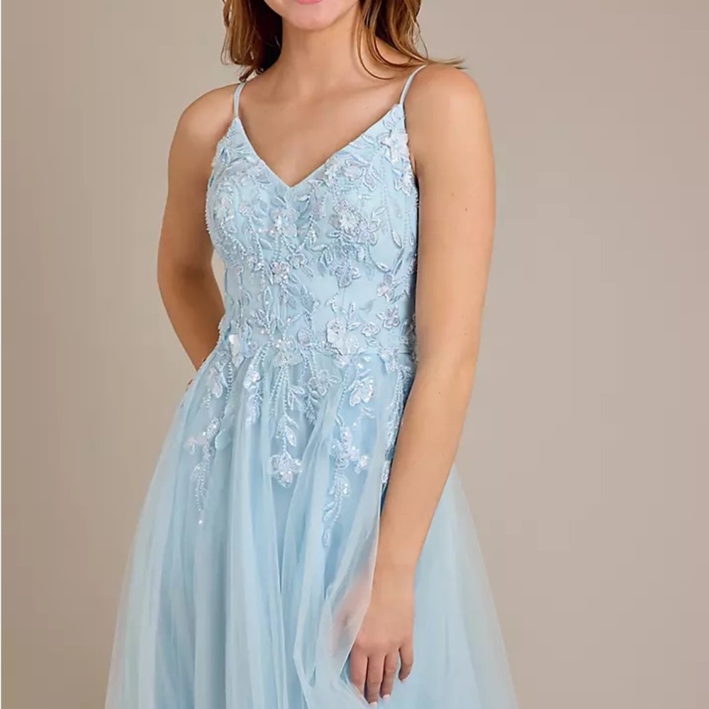 Elegant Blue Lace Evening Dress